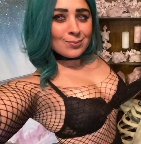 JustYeliz haut modèle des photos