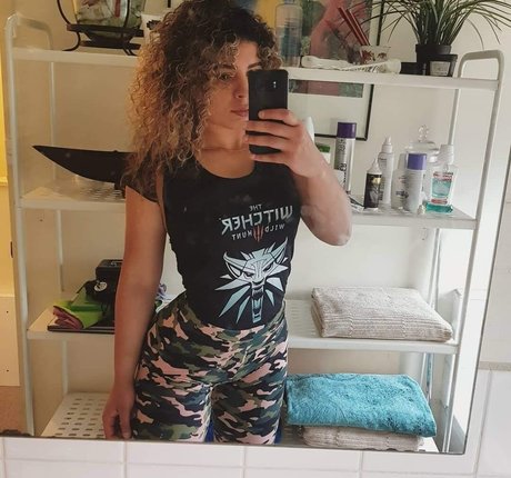 JustYeliz sexe de star du porno photos