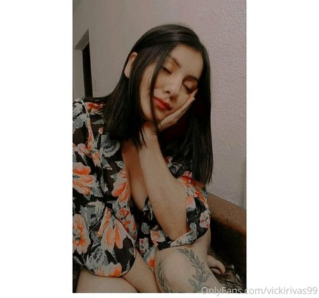 vickirivas99 modèle gratuit images