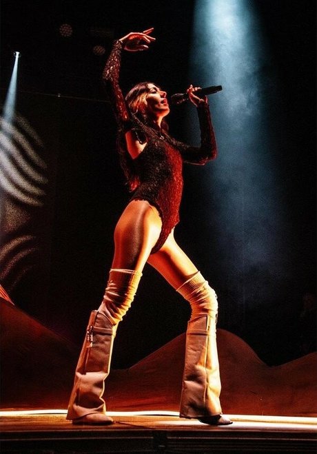 Caroline Polachek modèle meilleur photo