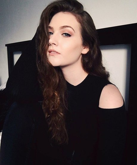 Caitlin Scott star du porno chaud archive