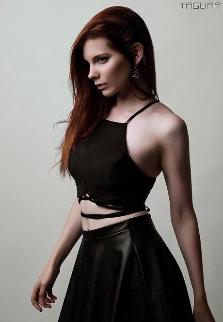 pom-pom girl nue onlyfans sexe érotique galerie