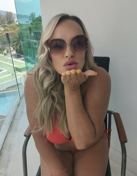 tatouages ​​blonds onlyfans porno parfait des photos