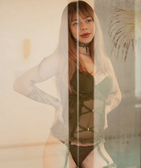 Brendazelinski nus star du porno photo