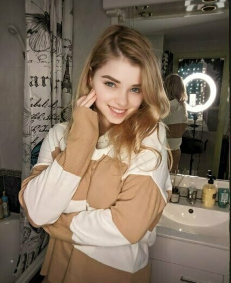 vivi torn étoile érotique photo