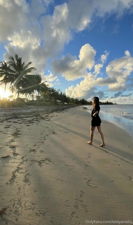 adolescents jeunes onlyfans haut érotique photo