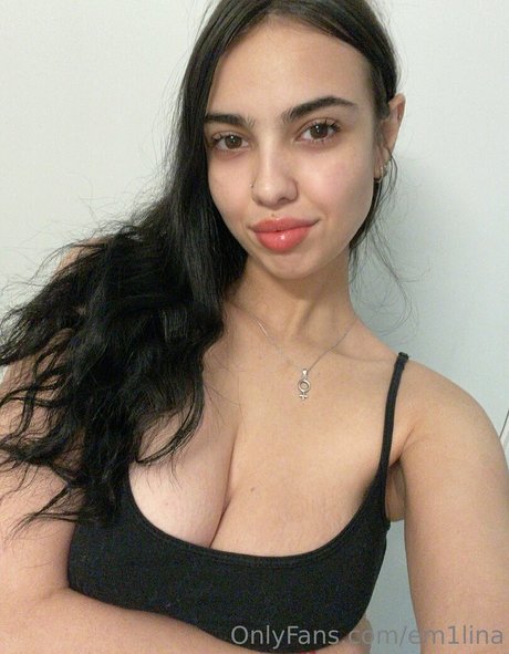 em1lina actrice libre collection