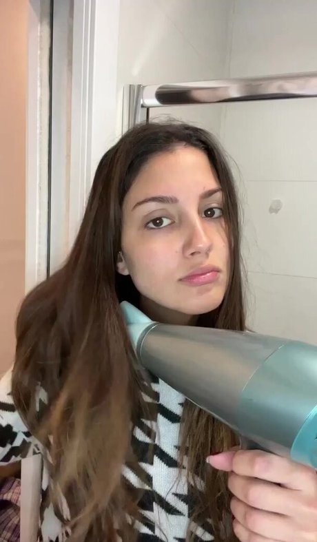 blonde aux gros seins onlyfans exclusif image