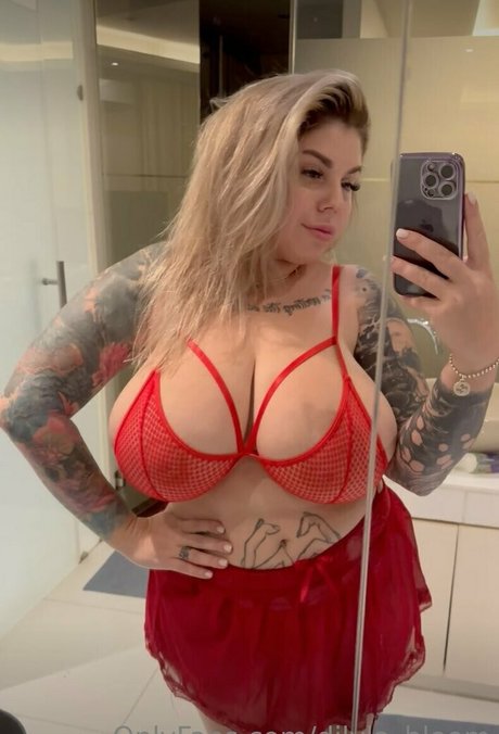 Dilyla Bloom étoile xxx image