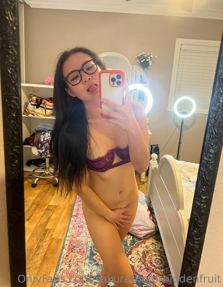 sakuratheforbiddenfruit actrice xxx des photos