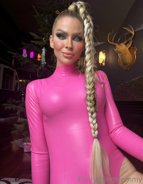 missquartz mannequin img