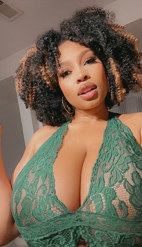 fellation publique onlyfans nus parfaits images