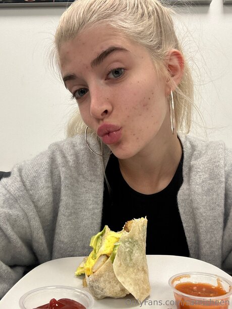 samisheen modèle chaud des photos