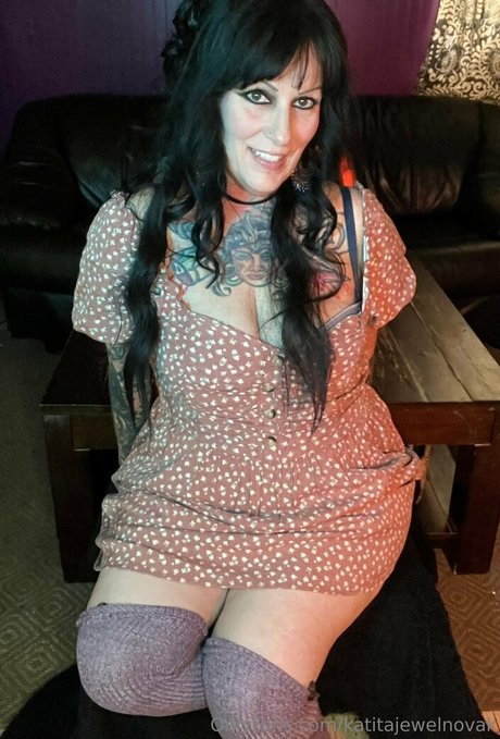 pom-pom girl asiatique onlyfans belle chaude photos