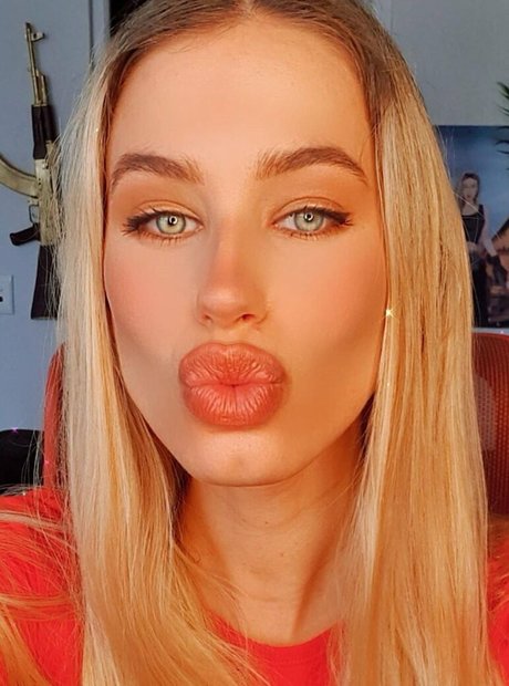 poupée sexuelle onlyfans art érotique archive