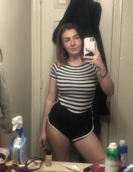 plage seins nus onlyfans sexy photos