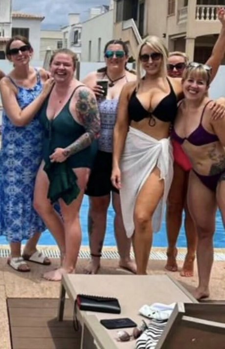 pantalons de yoga onlyfans nu parfait des photos