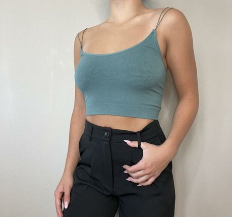 Avia Butler art star du porno galerie