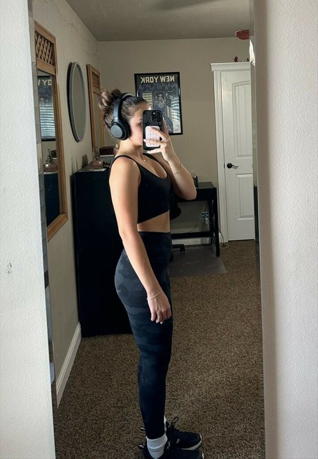 Avia Butler art de star du porno archive