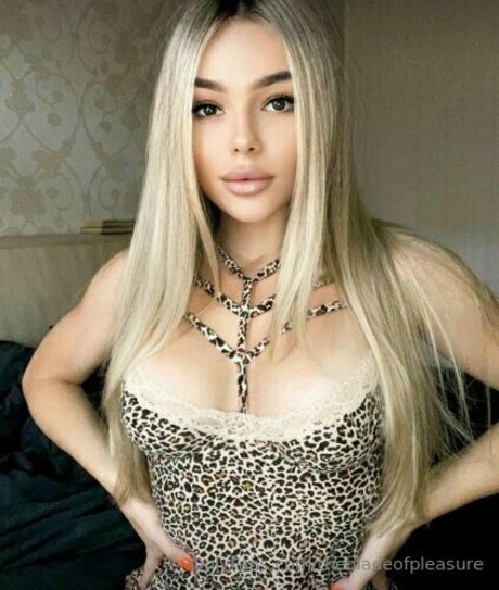 thebladeofpleasure star du porno érotique img