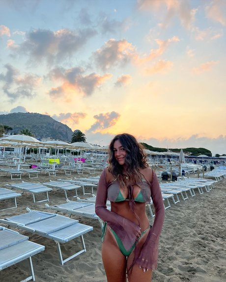 Monika Mancini étoile exclusive images