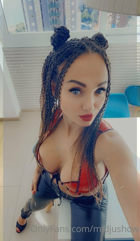 Midjushow modèle nu img