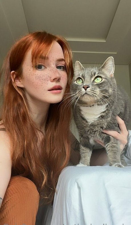 cutiepie Alice actrice libre image