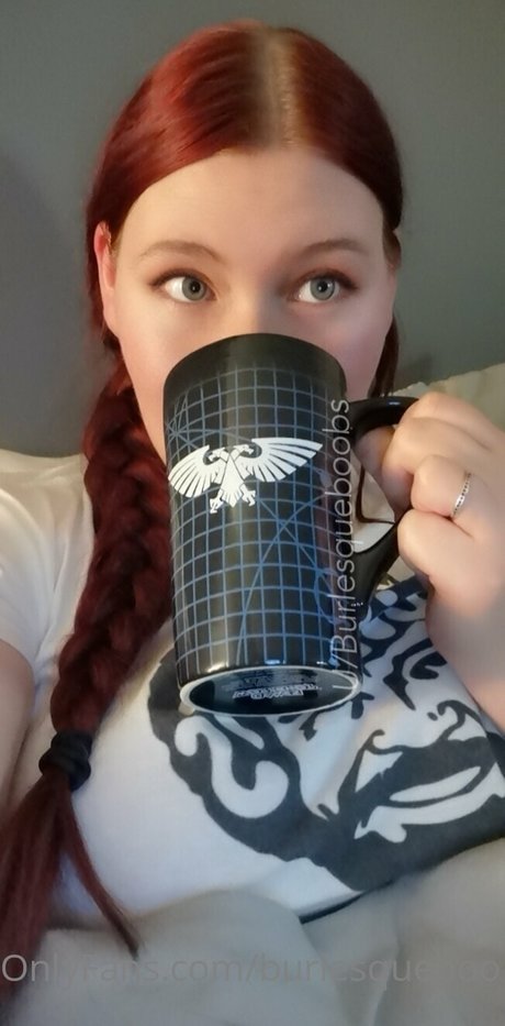 Burlesqueboobs actrice libre galerie