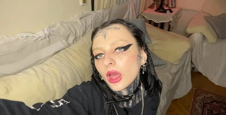 reine de pique onlyfans porno exclusif photo