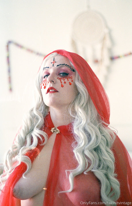 cosplay chatte onlyfans haut de gamme des photos