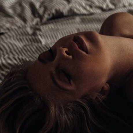 beacorn art haut de star du porno img