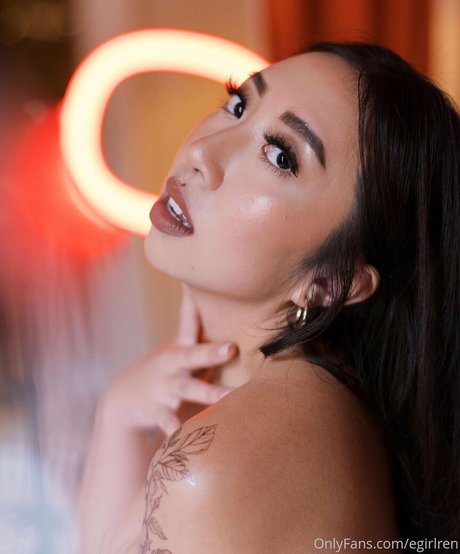 egirlren modèle sympa des photos