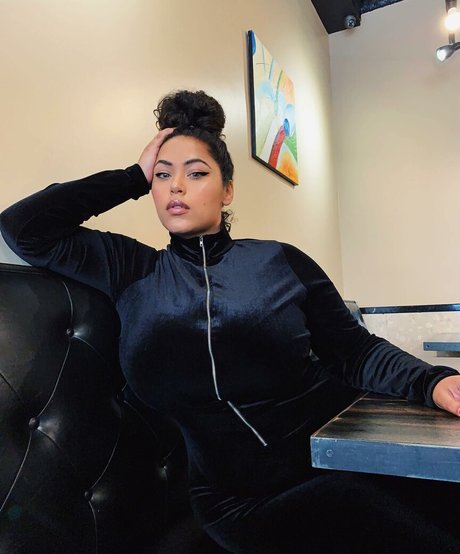 Audrey Littie étoile exclusive des photos