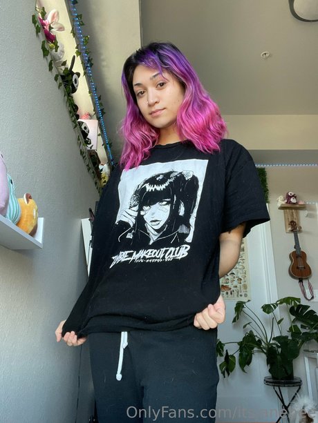 Jane Bee modèle exclusif des photos