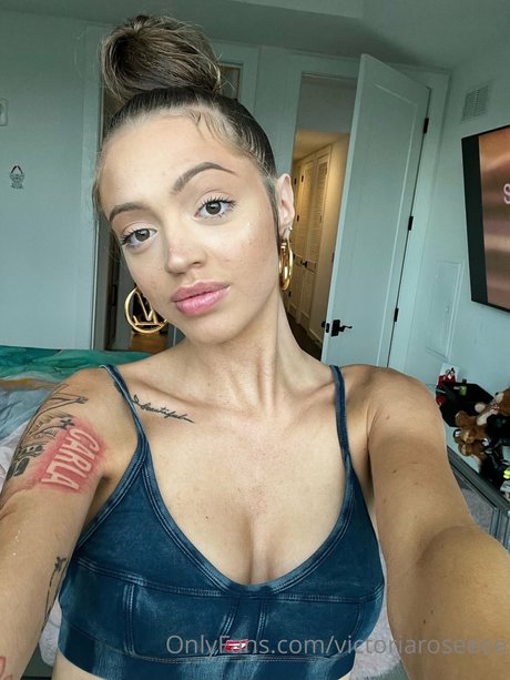 reine de pique onlyfans sexy xxx des photos