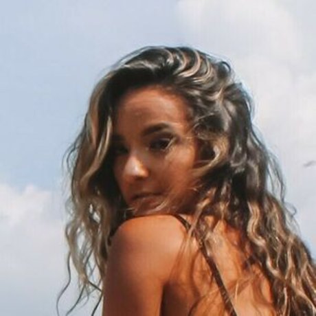 deannarapanotti actrice chaude photo