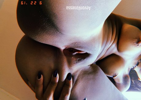 blonde transexuelle onlyfans haute définition érotique photo