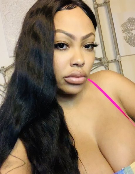 Lacey Duvalle modèle artistique photos