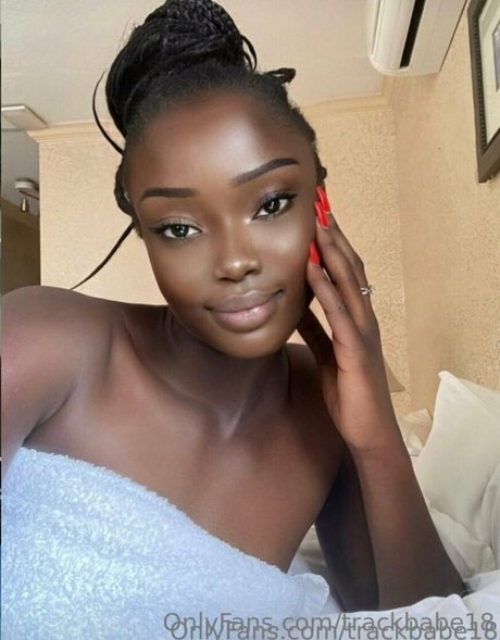 JuiceVibe étoile érotique galeries