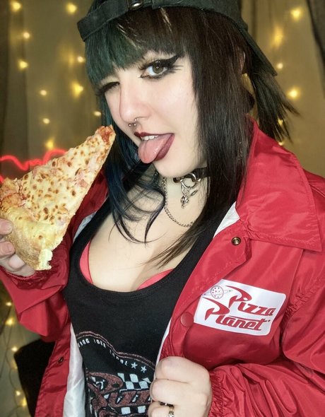 blonde aux gros seins onlyfans haute définition érotique des photos