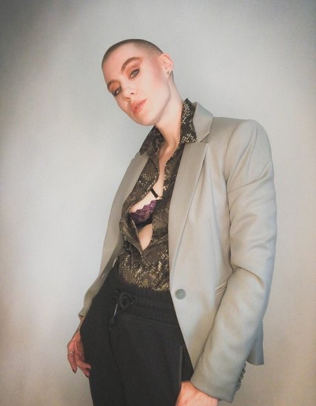 demi-frère onlyfans exclusif chaud images