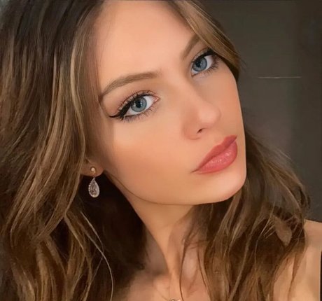 Jordan McEwen modèle artistique image