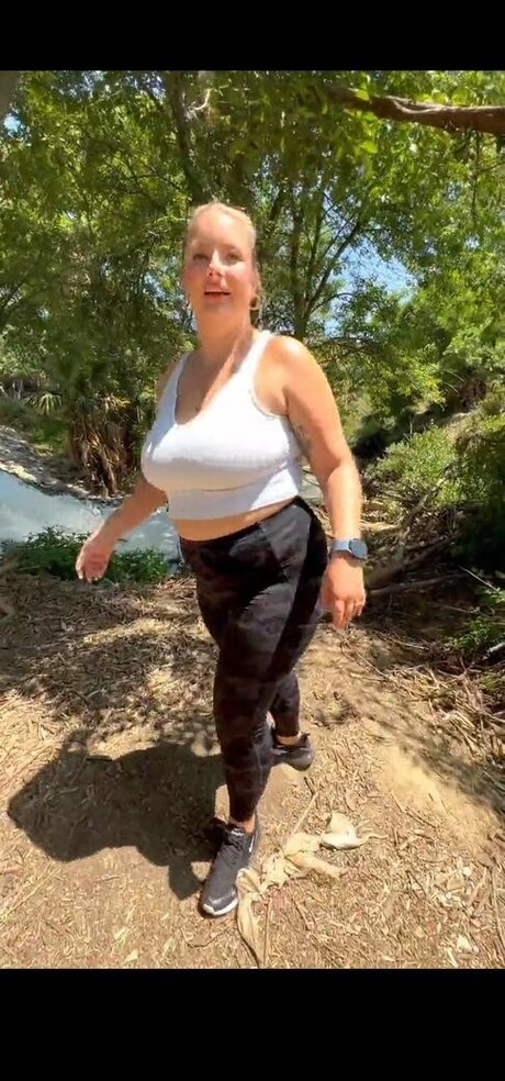 McKenna Rae joli modèle collection