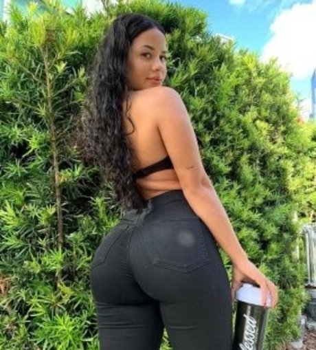 asiatique gratuit onlyfans sexy belle image