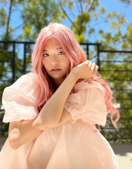 Kkatamina modèle magnifique img