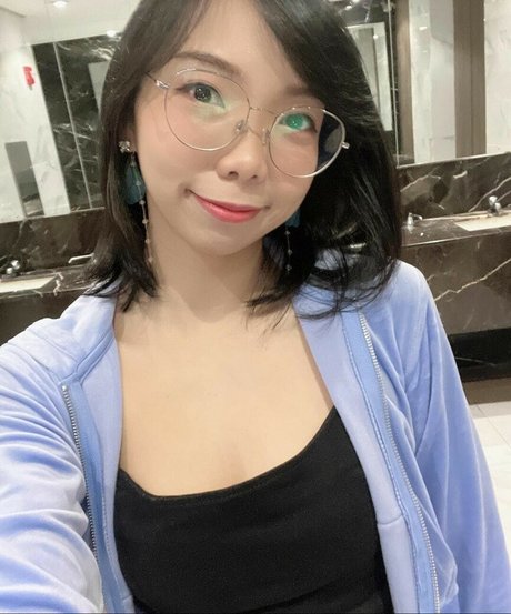 ladyboy célèbre onlyfans art des photos