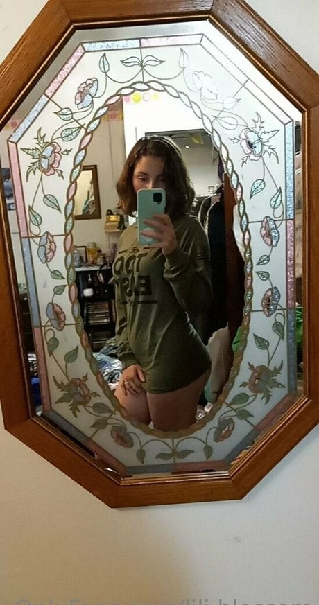 lili blossom modèle pornographique photo