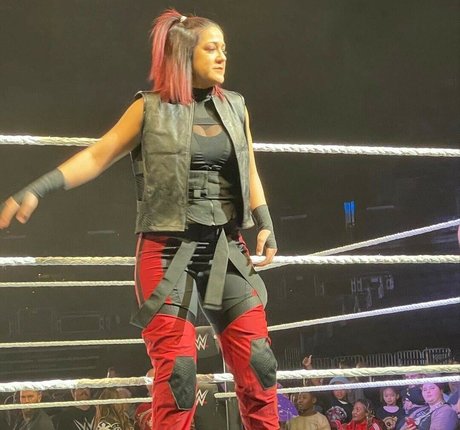 Bayley xxx étoile photo