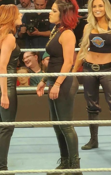 Bayley étoile hd galerie