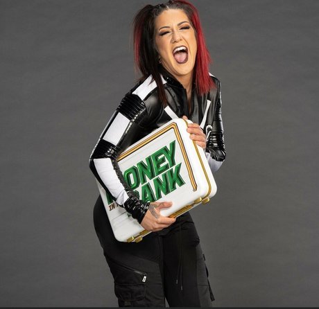 Bayley actrice parfaite galeries